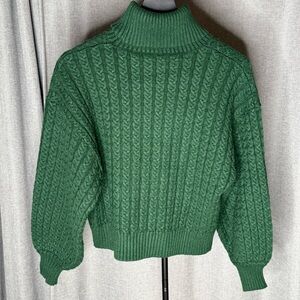 Tahari Cable Knit Turtleneck‎ Sweater - Size Small